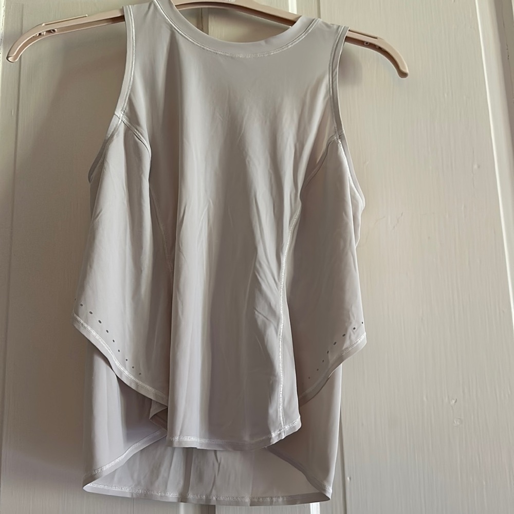 Lululemon top size 6